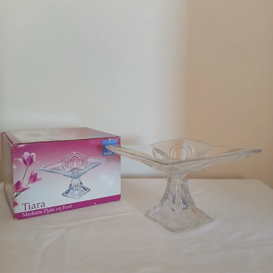 شیرینی خوری پایه دار