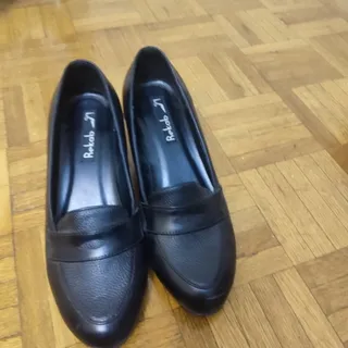 کفش چرم خیلی پاخور خوبی د