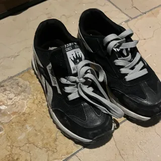 کفش اسپورت‌ورزشی