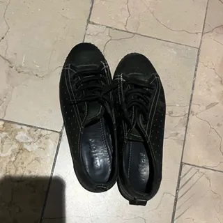 کفش کتانی چرم