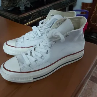 کتونی سفید