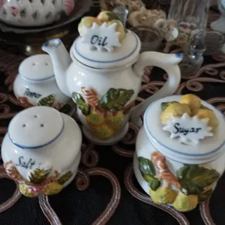 چاشنی خوری