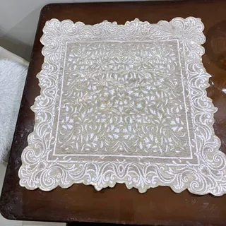 رومیزی کرم طلایی