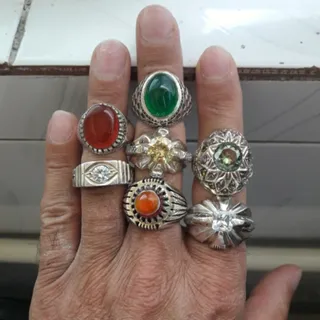 انگشتر نقره جواهری وعقیق