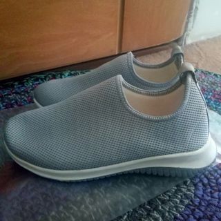کفش پیاده روی کاملا نو