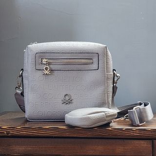 کیف دوشی بنتون