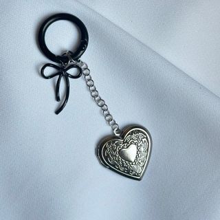 فون چارم لاکت و پاپیون