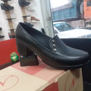 کفش زنانه پاشنه بلد 3دکمه