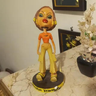 مجسمه دختر رقاص