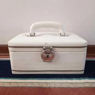 جعبه لوازم آرایشی قدیمی