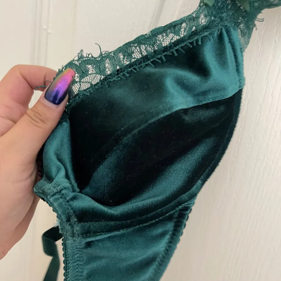 سوتین مخمل خارجی