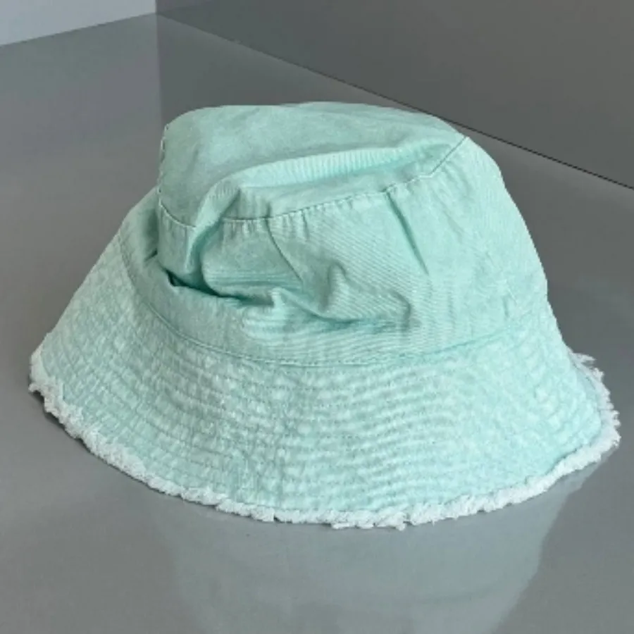Bucket hat
