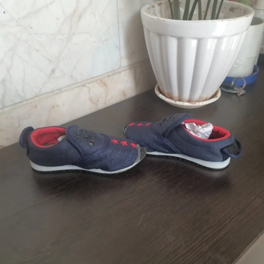 کفش بچه گانه