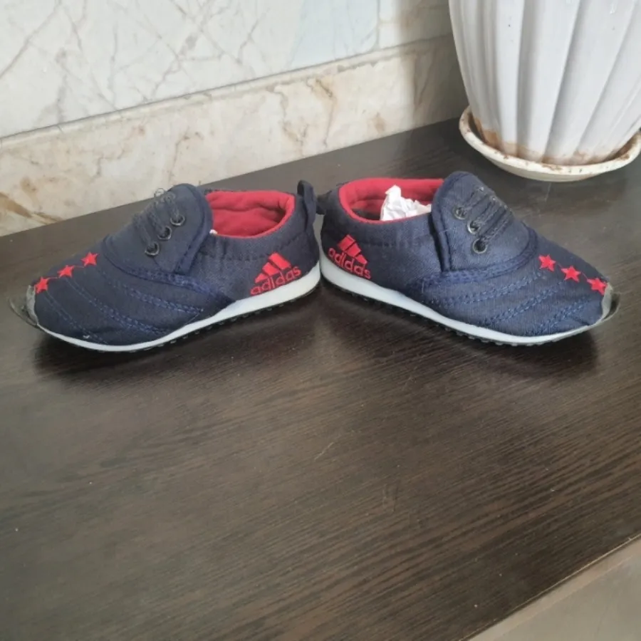 کفش بچه گانه