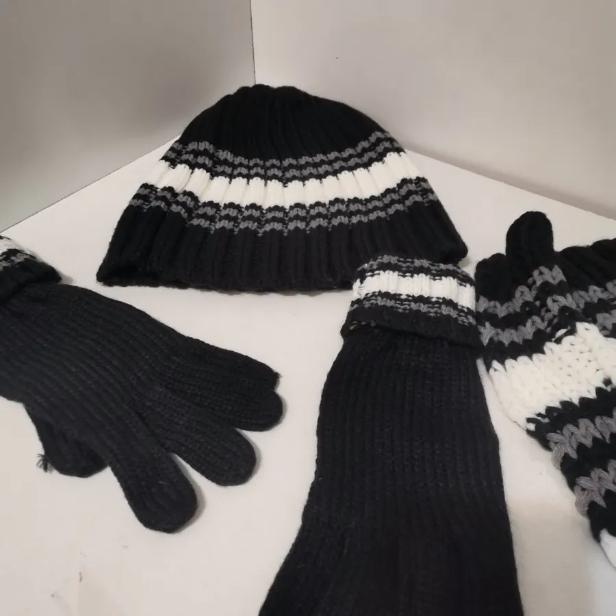 کلاه وشال ودستکش مشکی باف