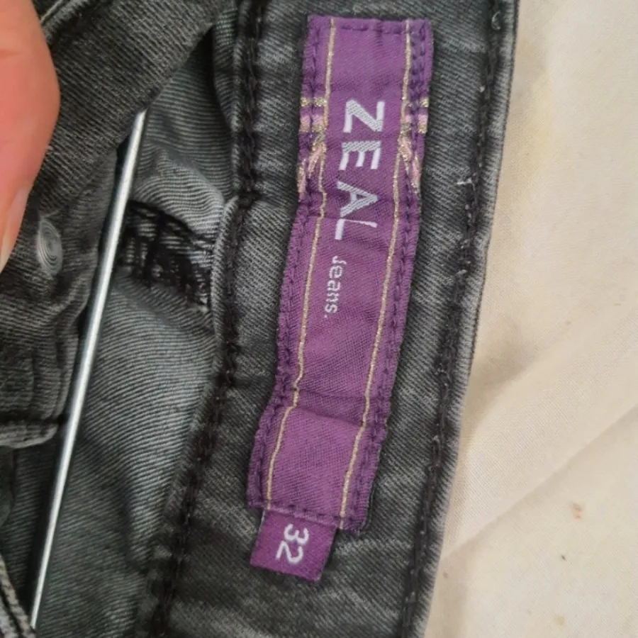 شلوار جین و اسپرت