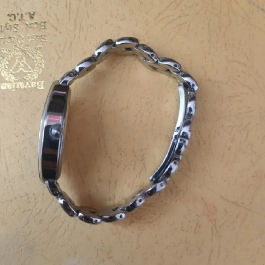 ساعت مچی زنانه رومانسون