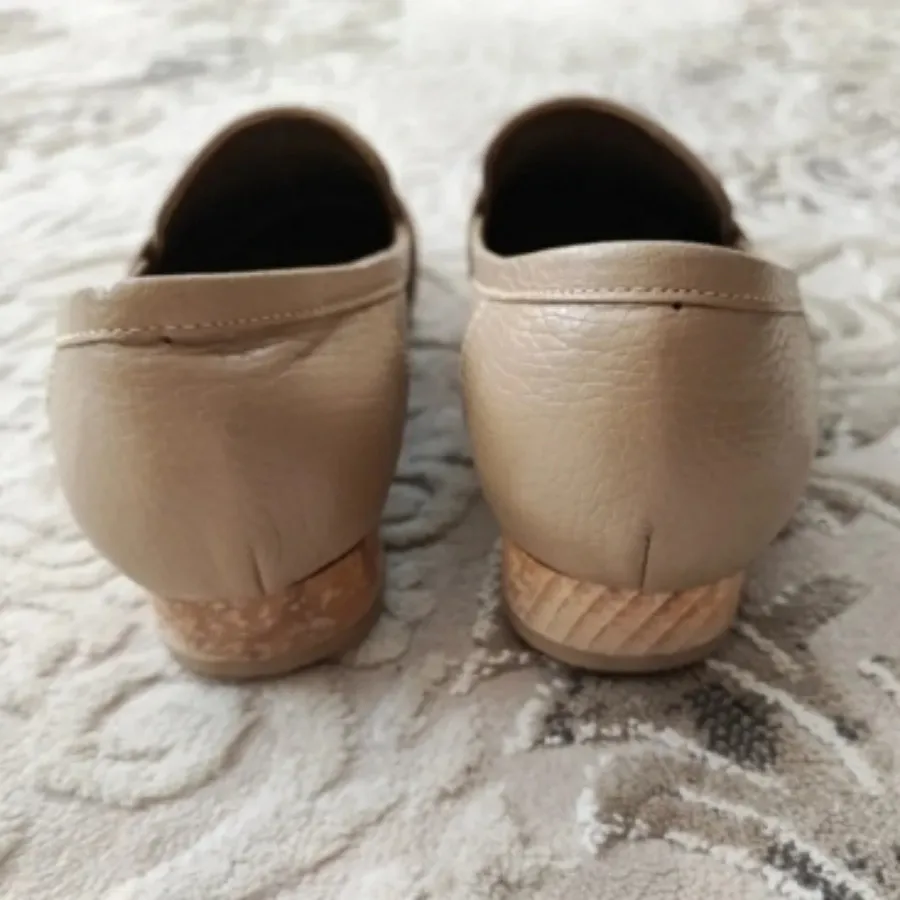 کفش خوش رنگ و برند