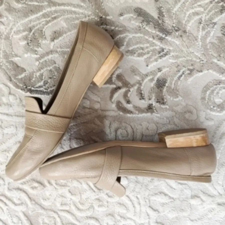 کفش خوش رنگ و برند