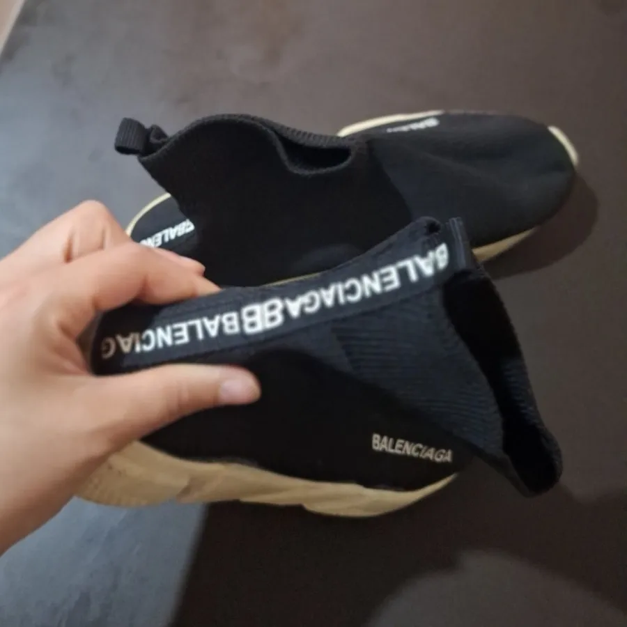 کفش بالنسیا