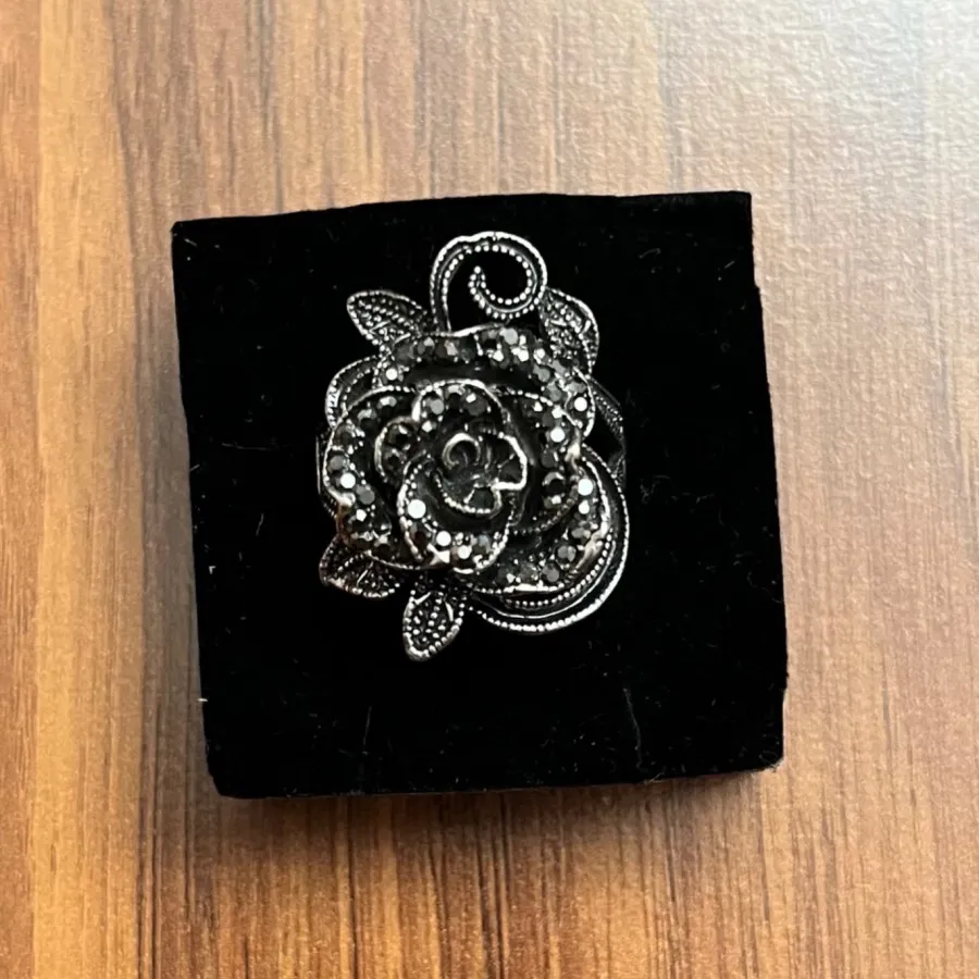 انگشتر رز ورشو کاملا نو