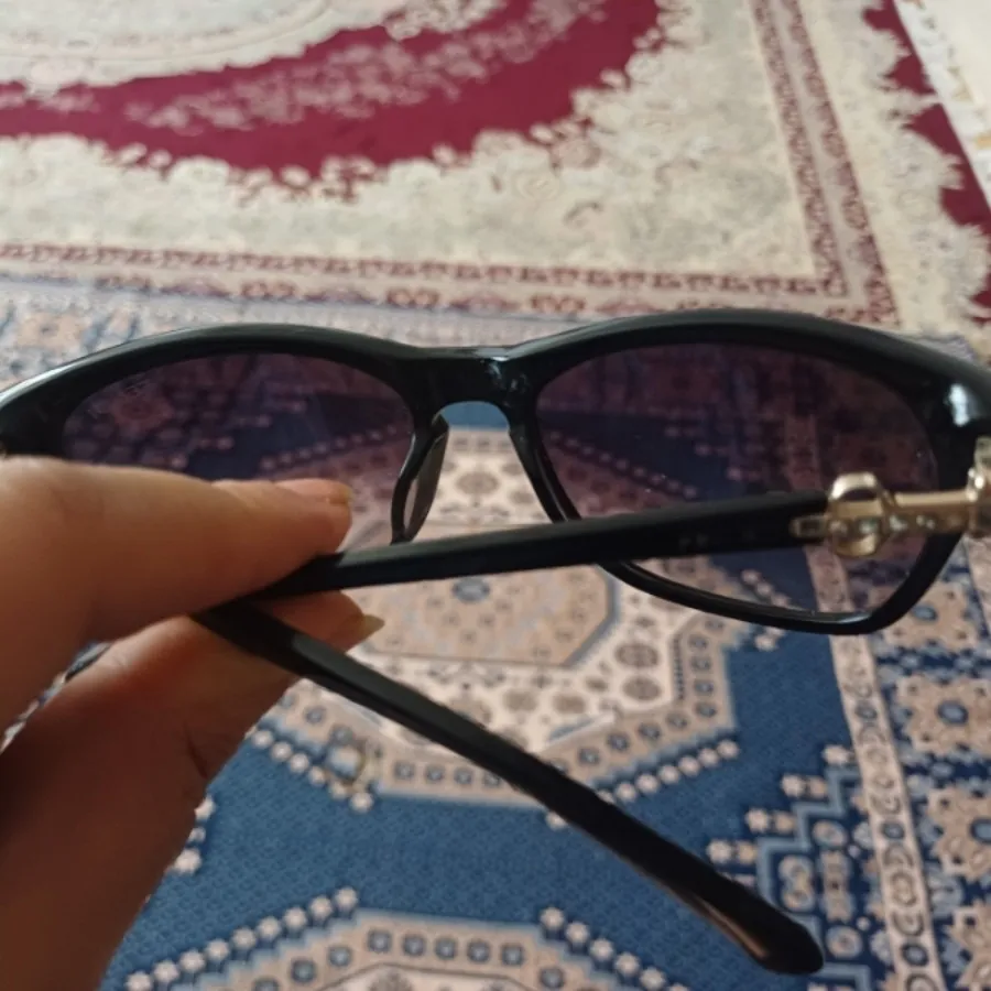 عینک مشکی درحدنو