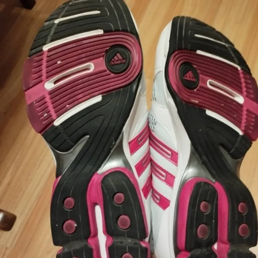 کفش پیاده روی آدیداس