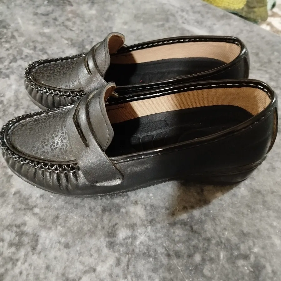 کفش طبی زنانه