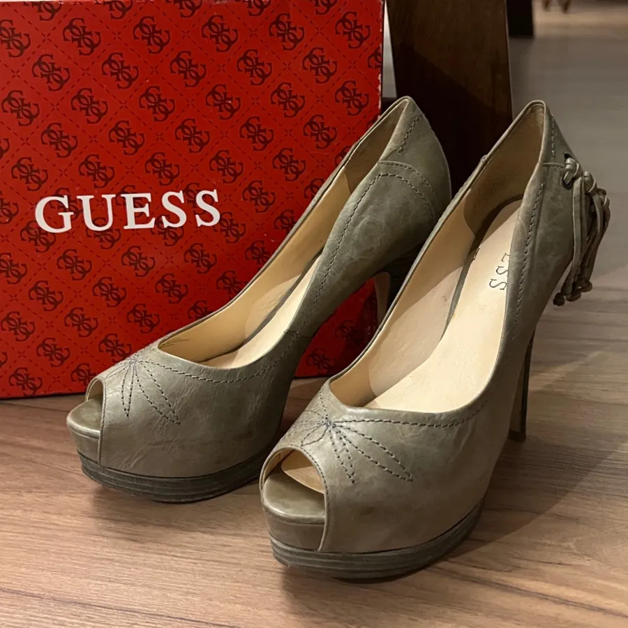 کفش پاشنه دار guess