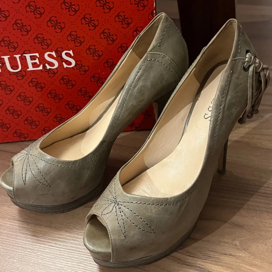 کفش پاشنه دار guess