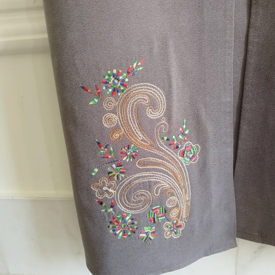 مانتو گلدوزی