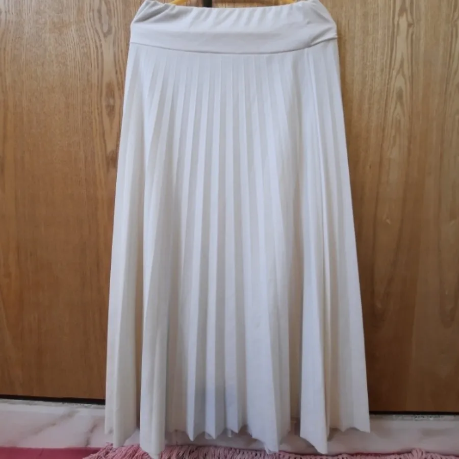 دامن پلیسه شیری