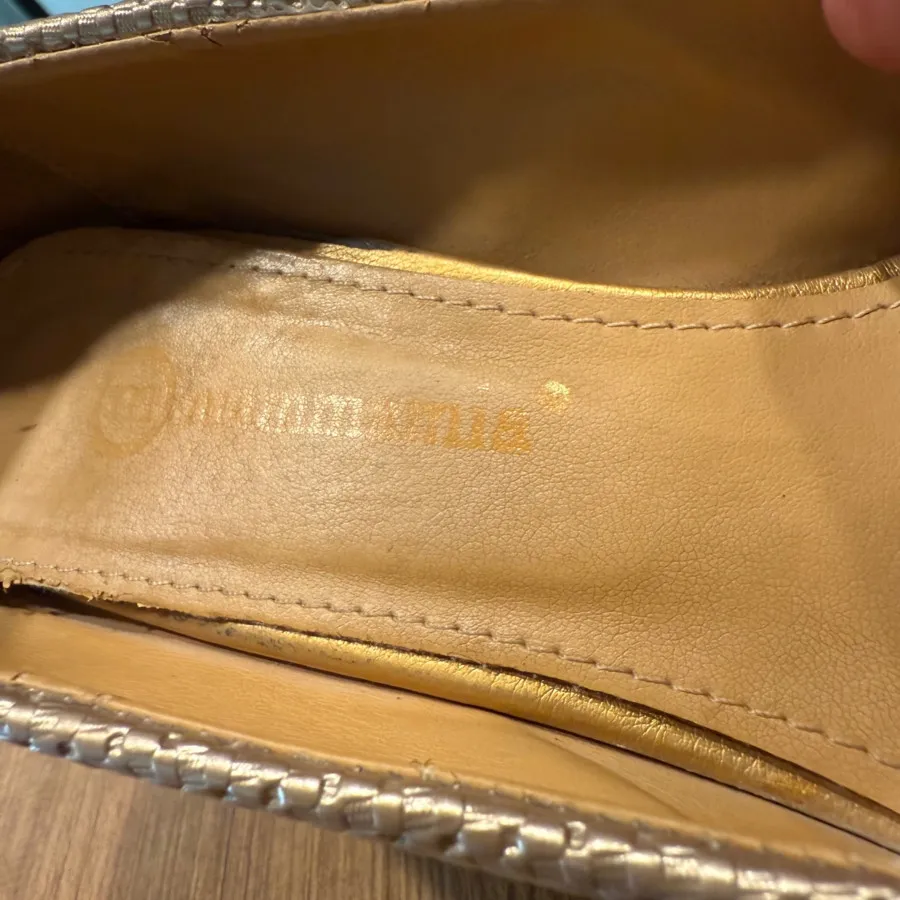 کفش طلایی مامامیا