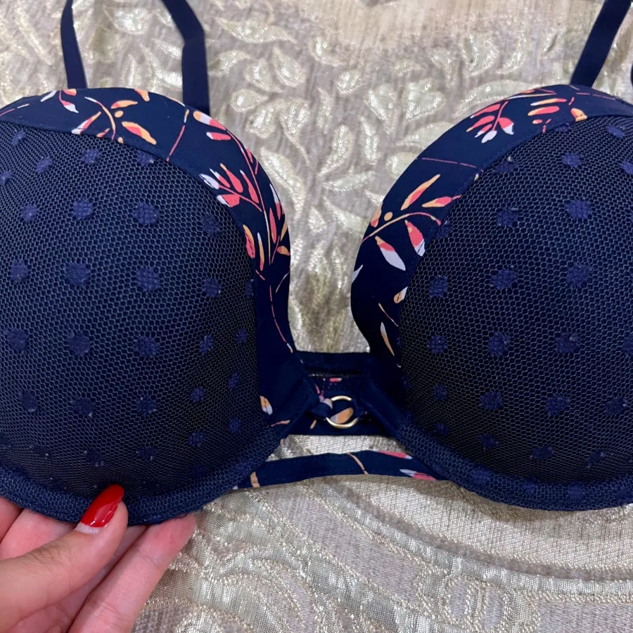 سوتین سرمه ای