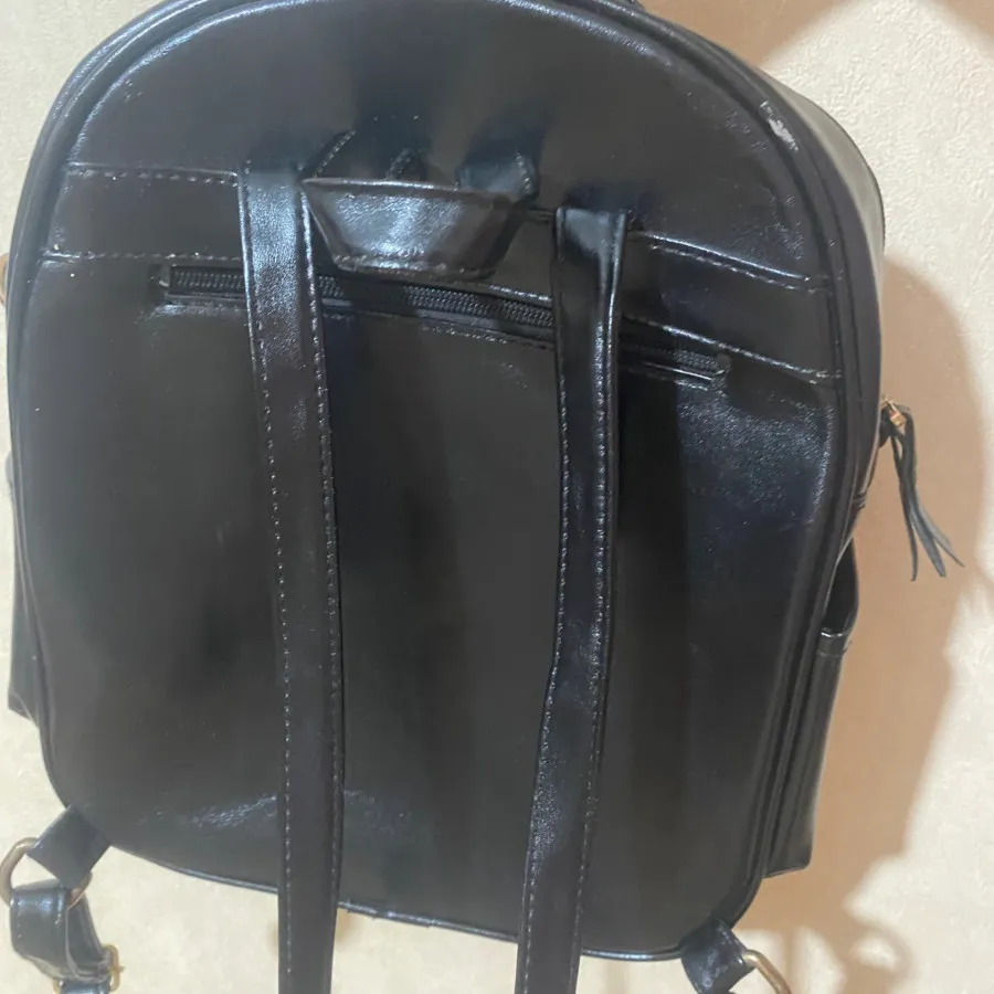 کوله مشکی ورنی