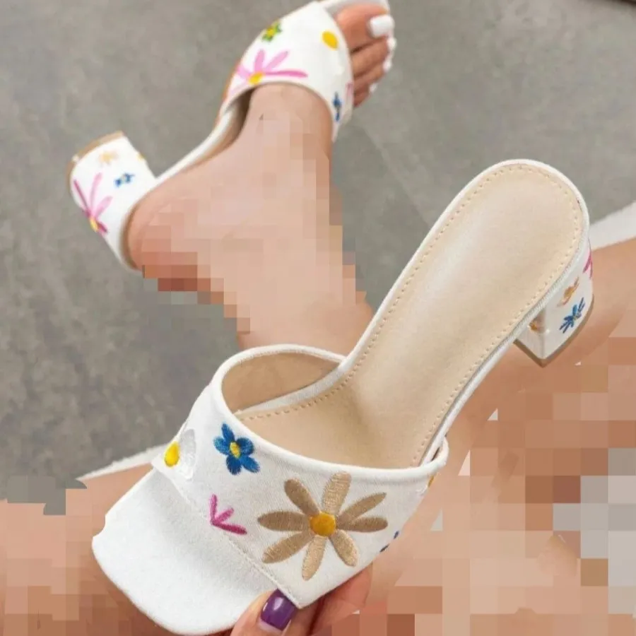 صندل پاشنه دار گلدوزی