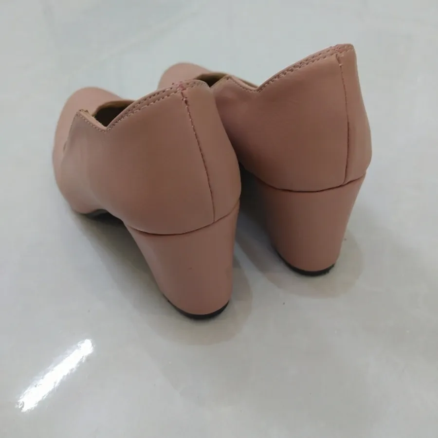 کفش پاشنه دار