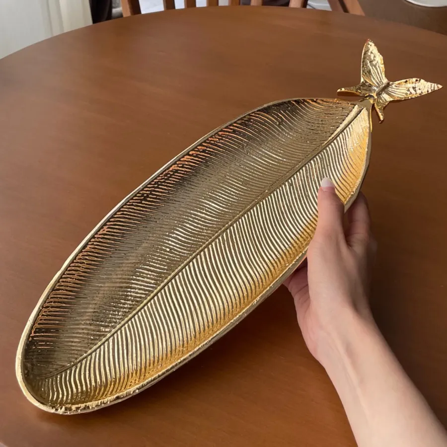 اردورخوری طلایی پروانه‌ای