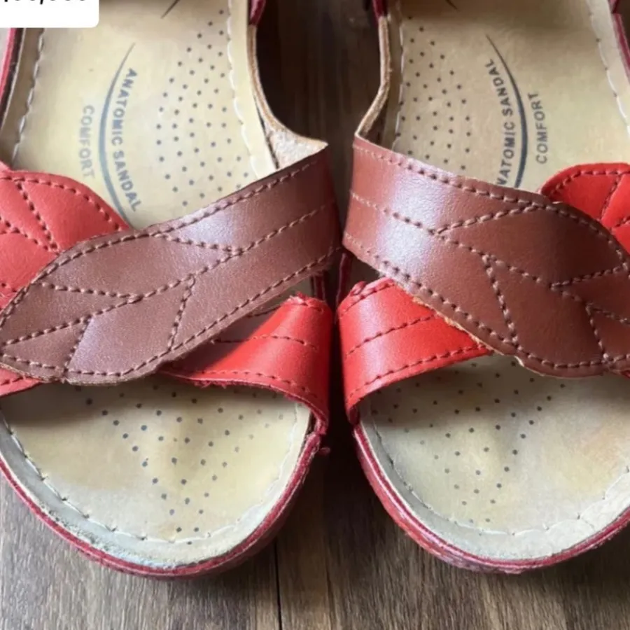 صندل تابستانی چرم قرمز