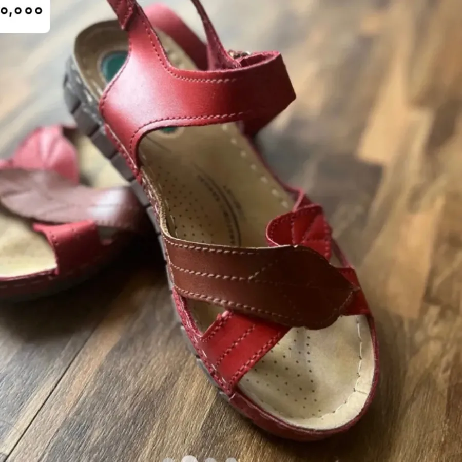 صندل تابستانی چرم قرمز