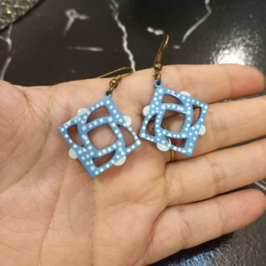 گوشواره چوبی