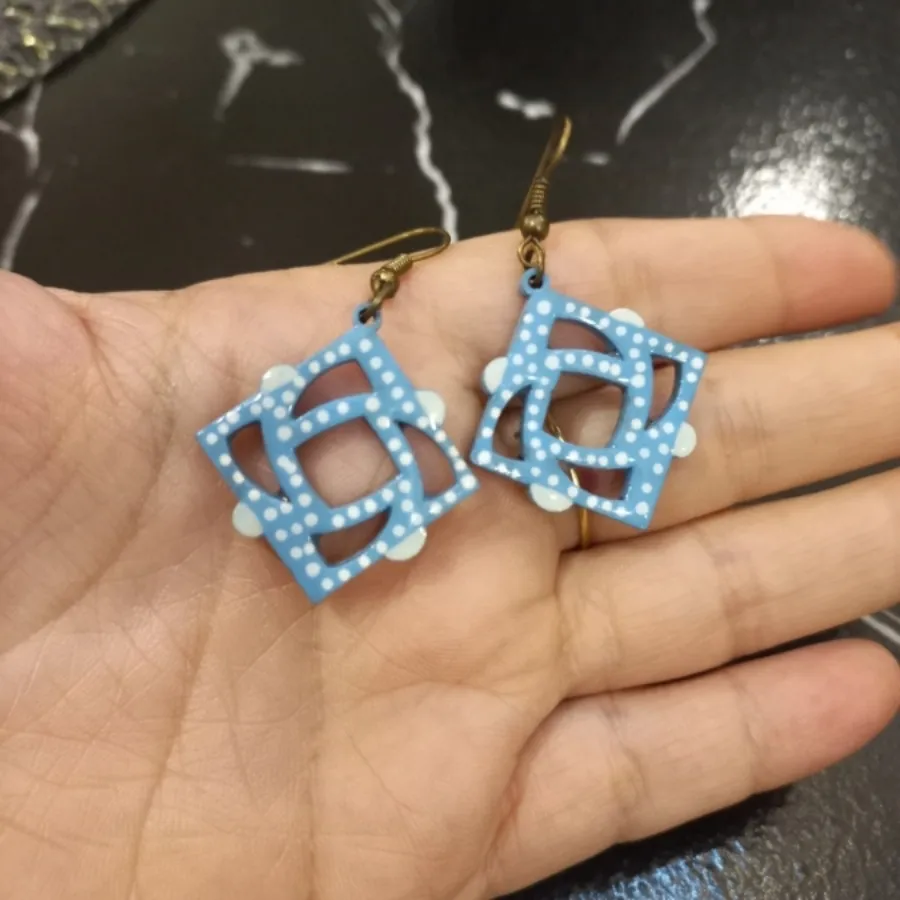 گوشواره چوبی