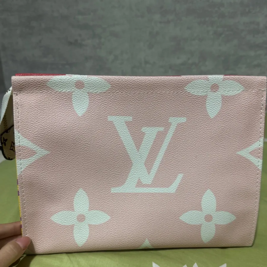 کیف ال وی مستر