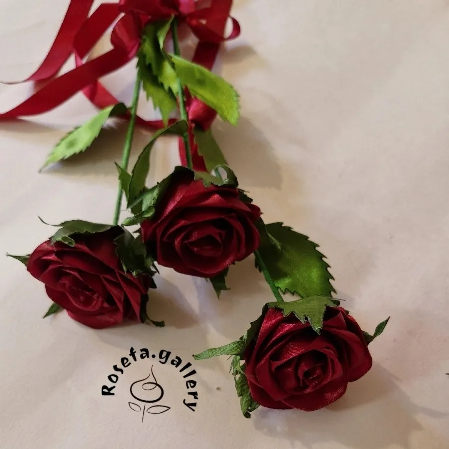 رز شاخه ای روبانی