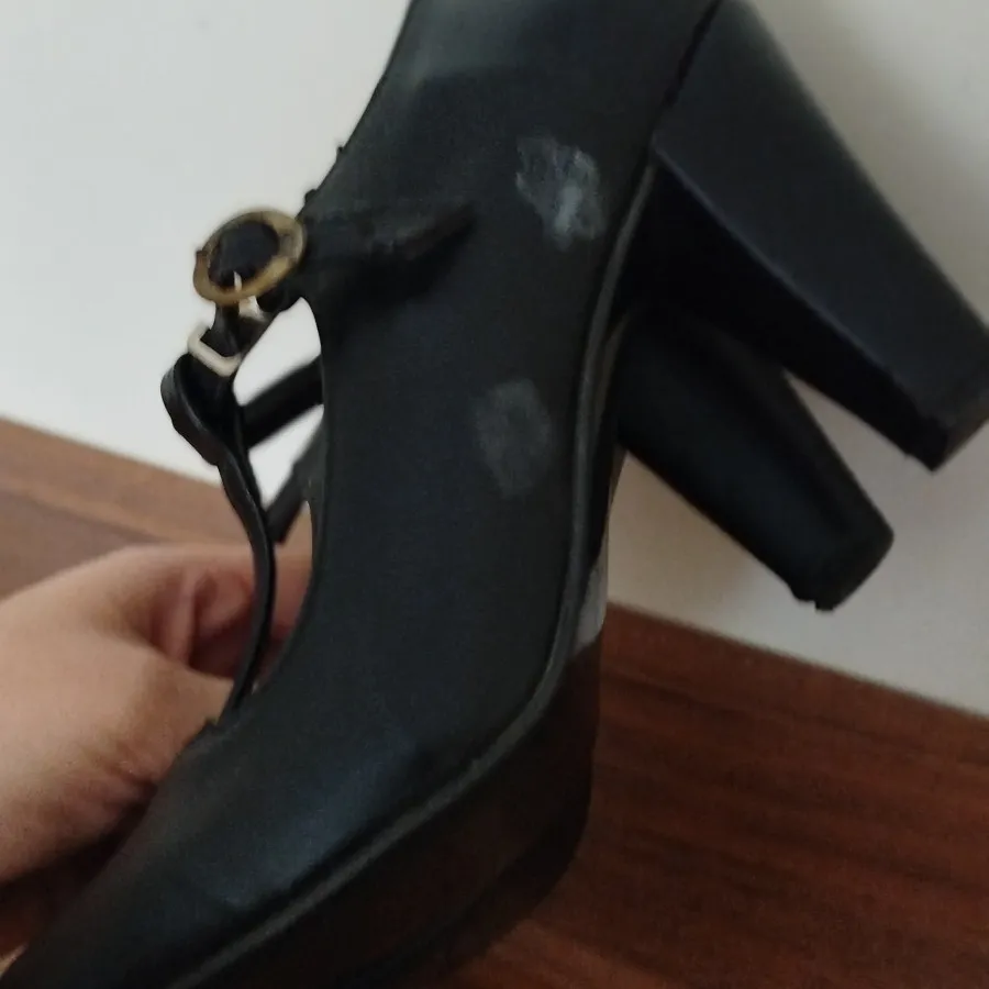 کفش پاشنه بلند