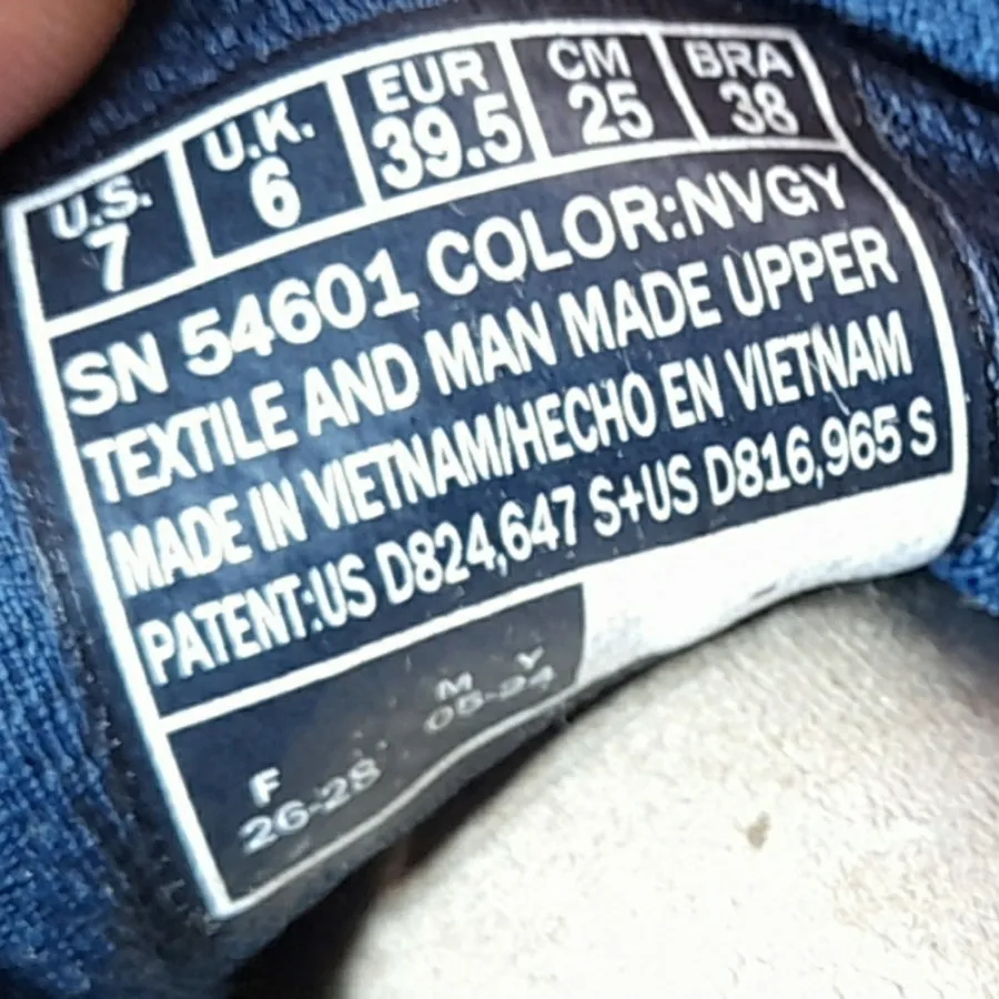 کفش پیاده روی اسکچرز اصل