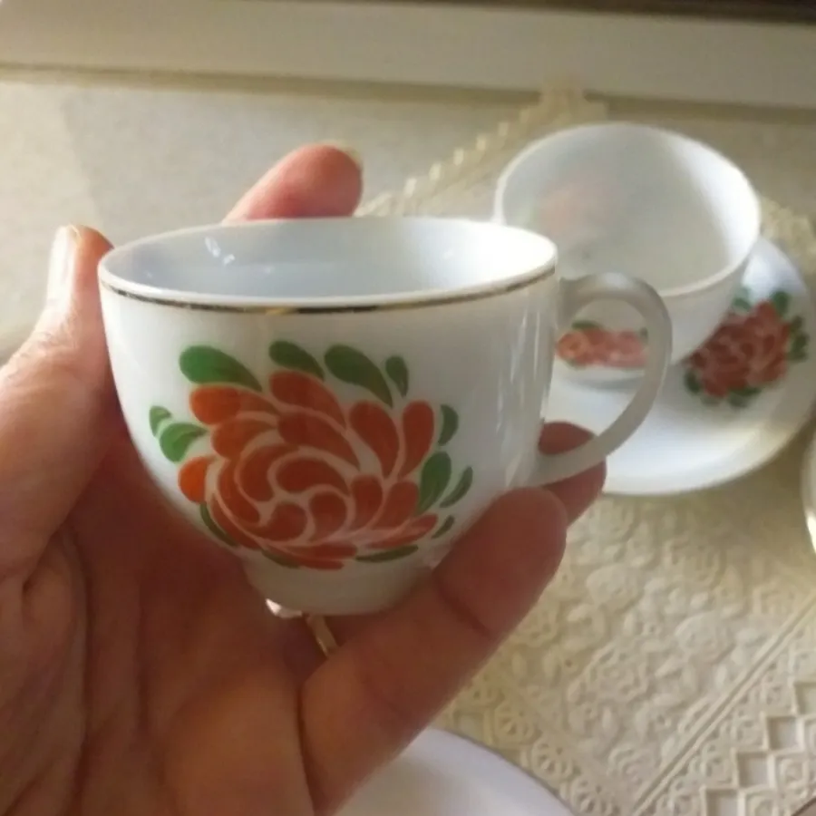 فنجان و نعلبکی قهوه خوری