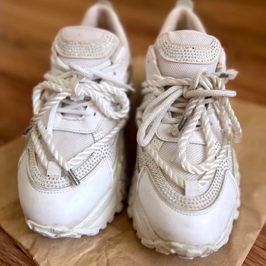 کفش‌سفید مجلسی و اسپرت