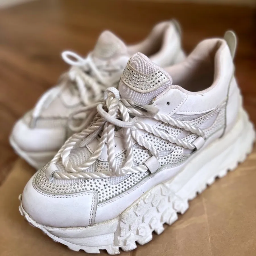 کفش‌سفید مجلسی و اسپرت