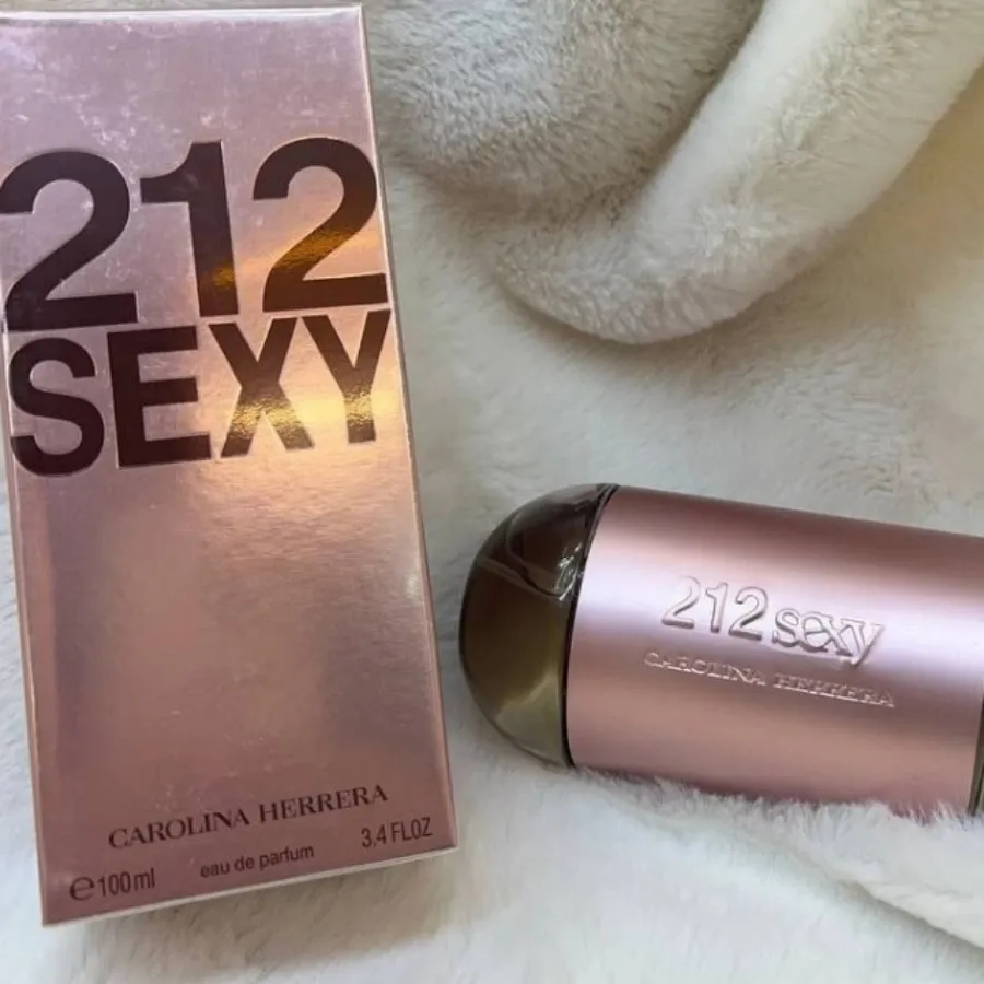 عطر کارولینا هررا 212